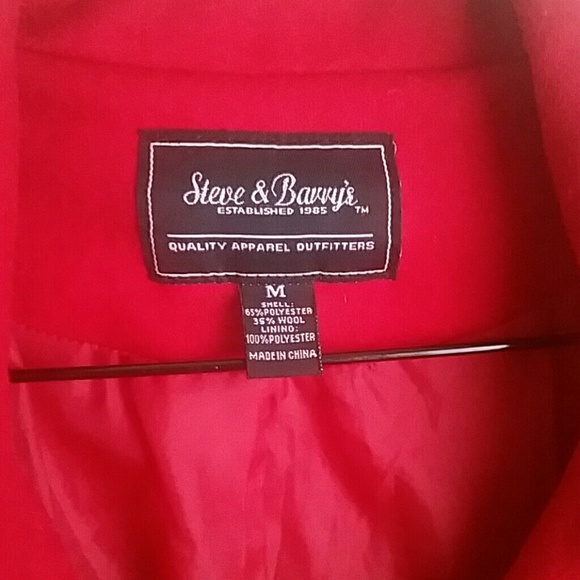 Beautiful Red Peacoat - Picture 5 of 11